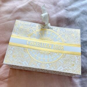 (FREE) Dior | White and Gold Gift Box
